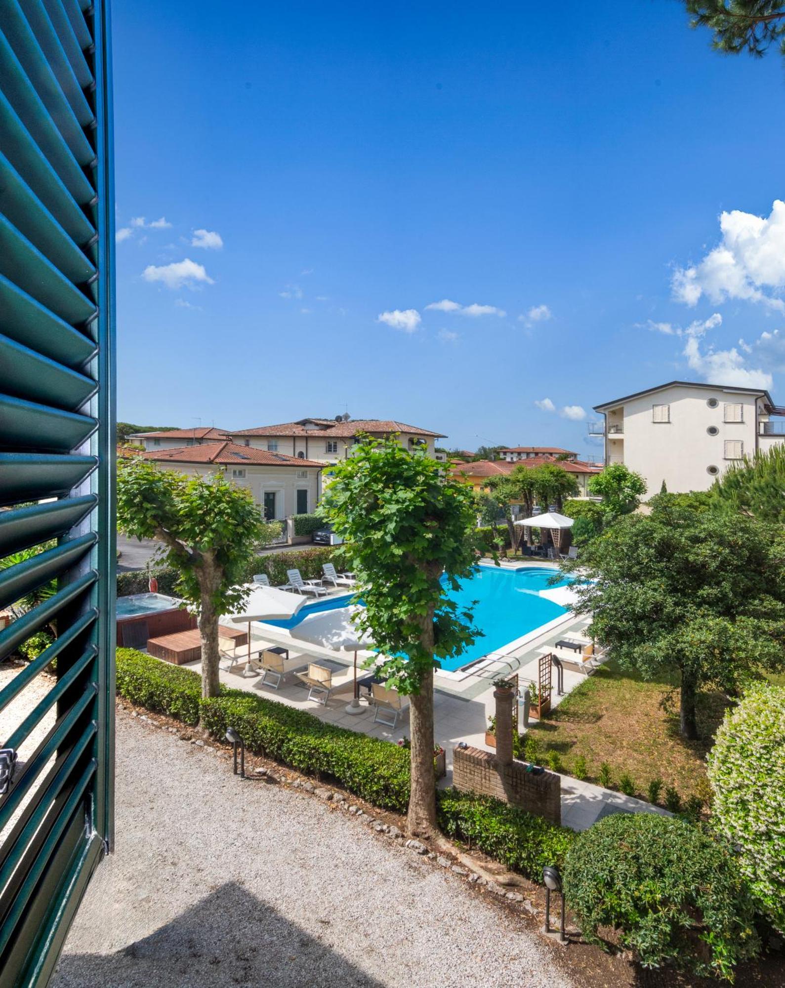 Hotel Apuana Marina di Pietrasanta Exterior foto