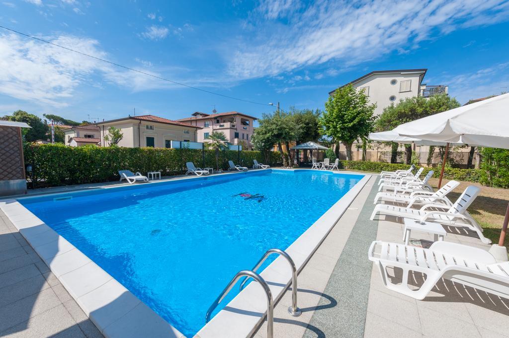 Hotel Apuana Marina di Pietrasanta Exterior foto