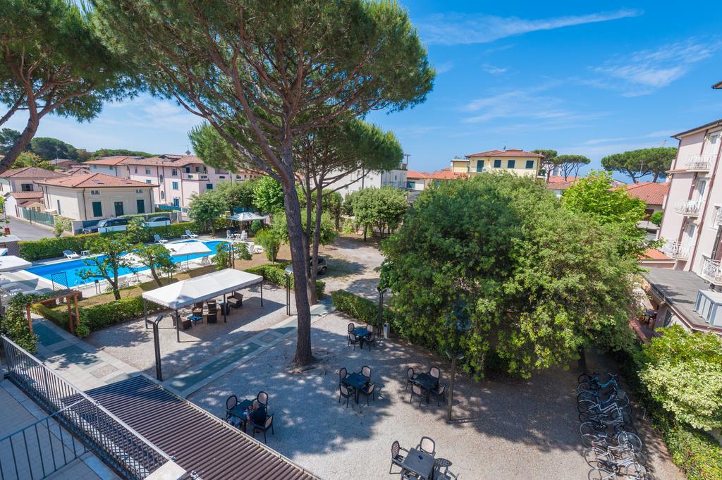 Hotel Apuana Marina di Pietrasanta Exterior foto